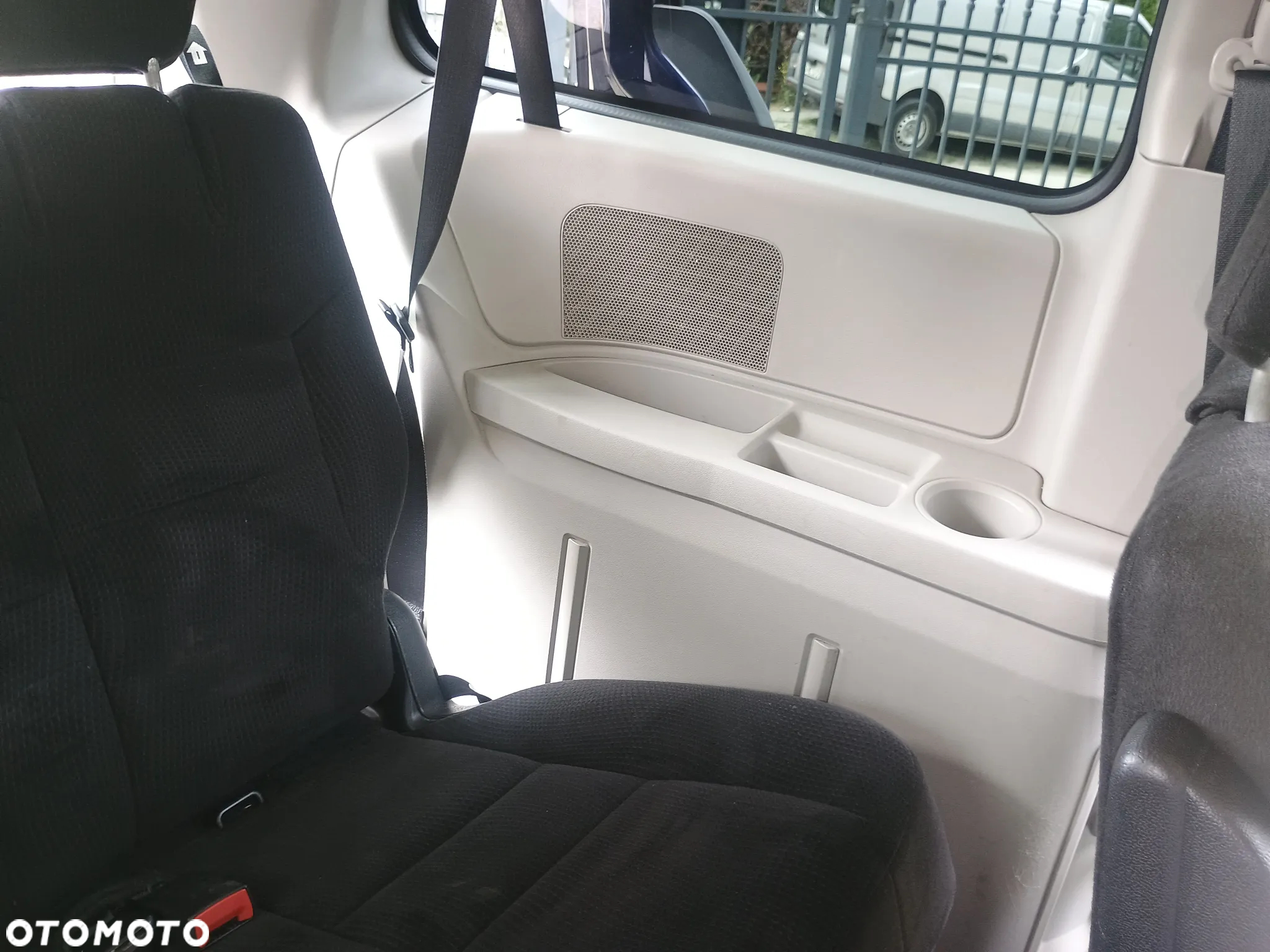 Dodge Grand Caravan - 18