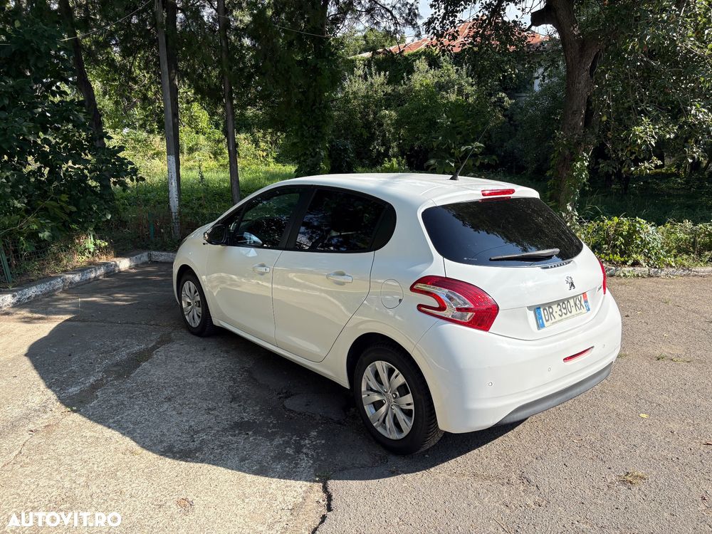 Peugeot 208 1.2 L PureTech Active - 9