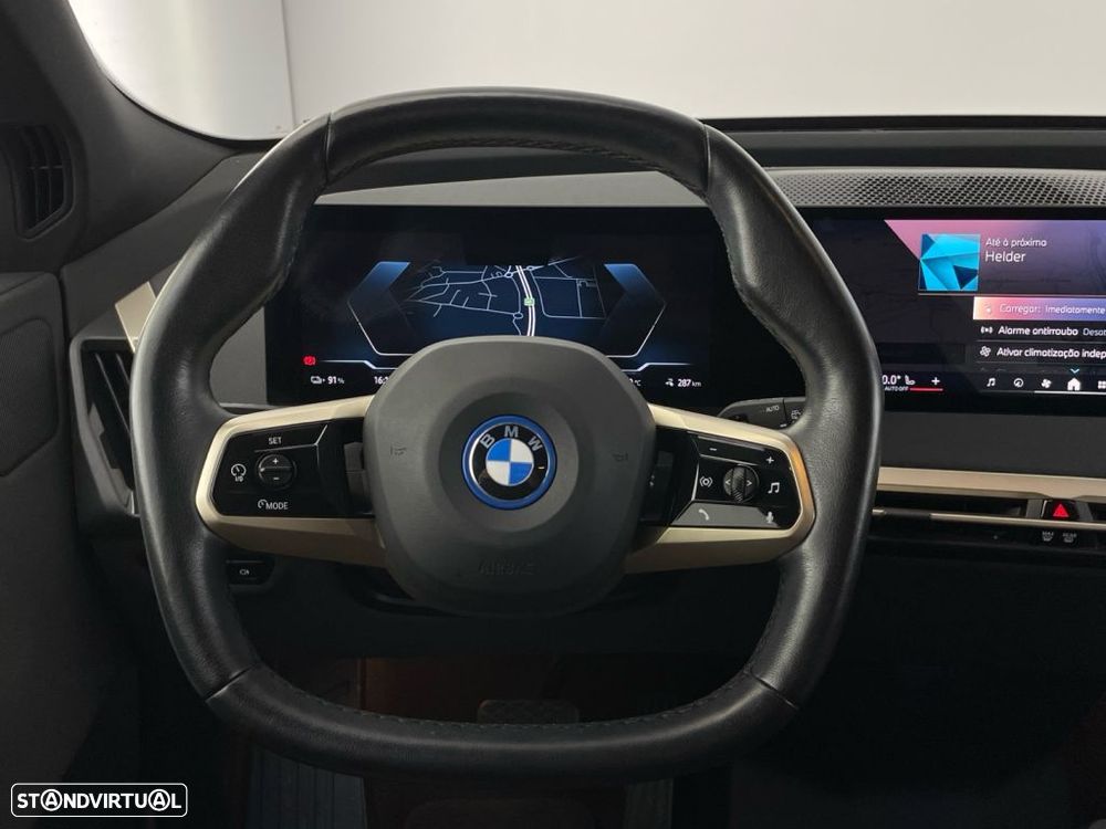 BMW iX xDrive 40 - 14