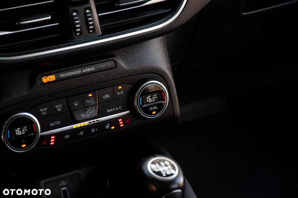 Ford Focus 1.5 EcoBlue Titanium - 31