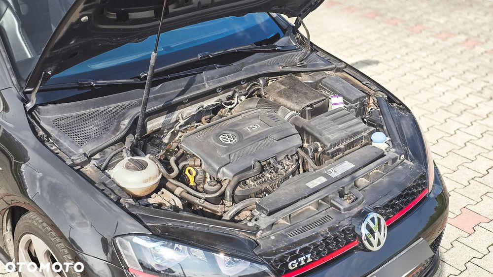 Volkswagen Golf - 21