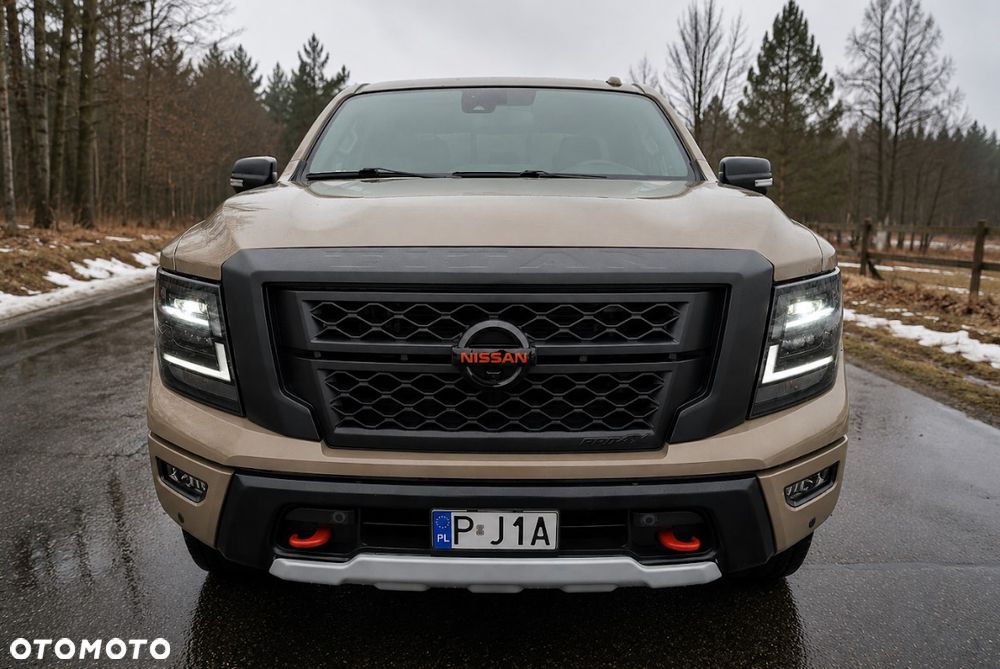 Nissan Titan - 7