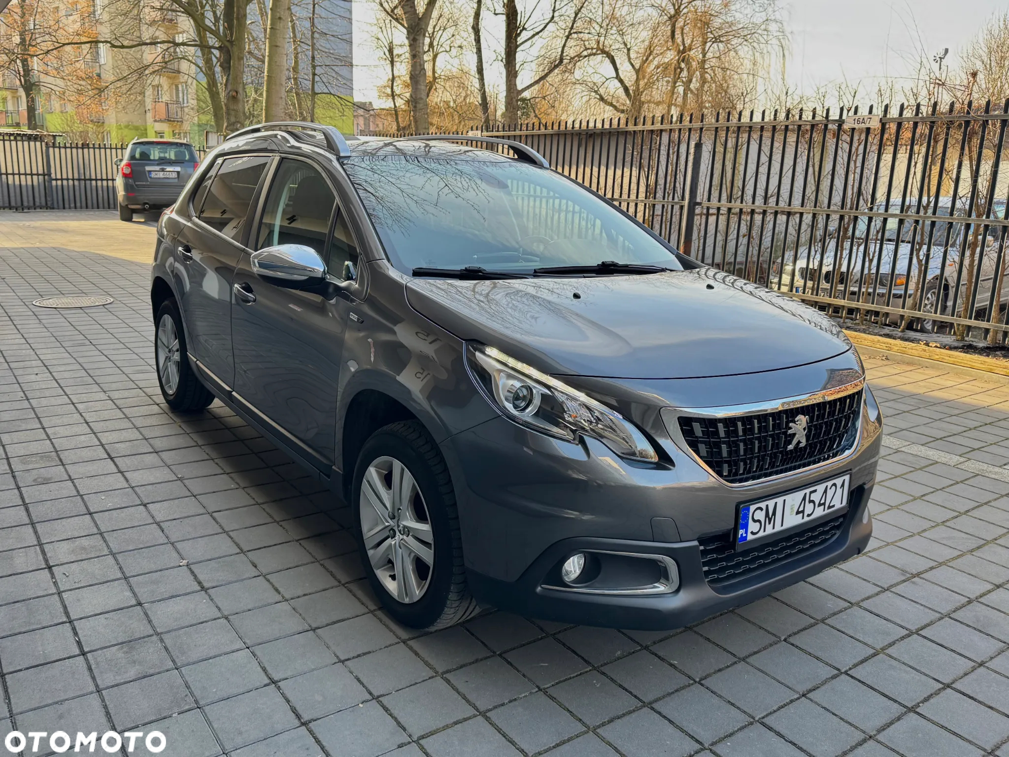 Peugeot 2008 1.2 Pure Tech Active - 4