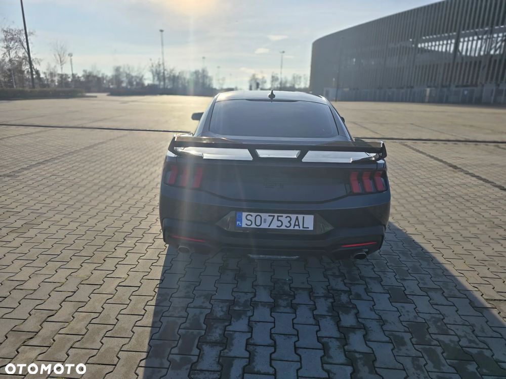 Ford Mustang - 4