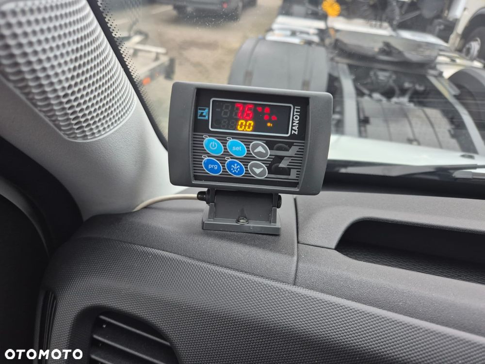 Iveco Daily 35S18HV chłodnia do -18 stopni! + łóżko - 15