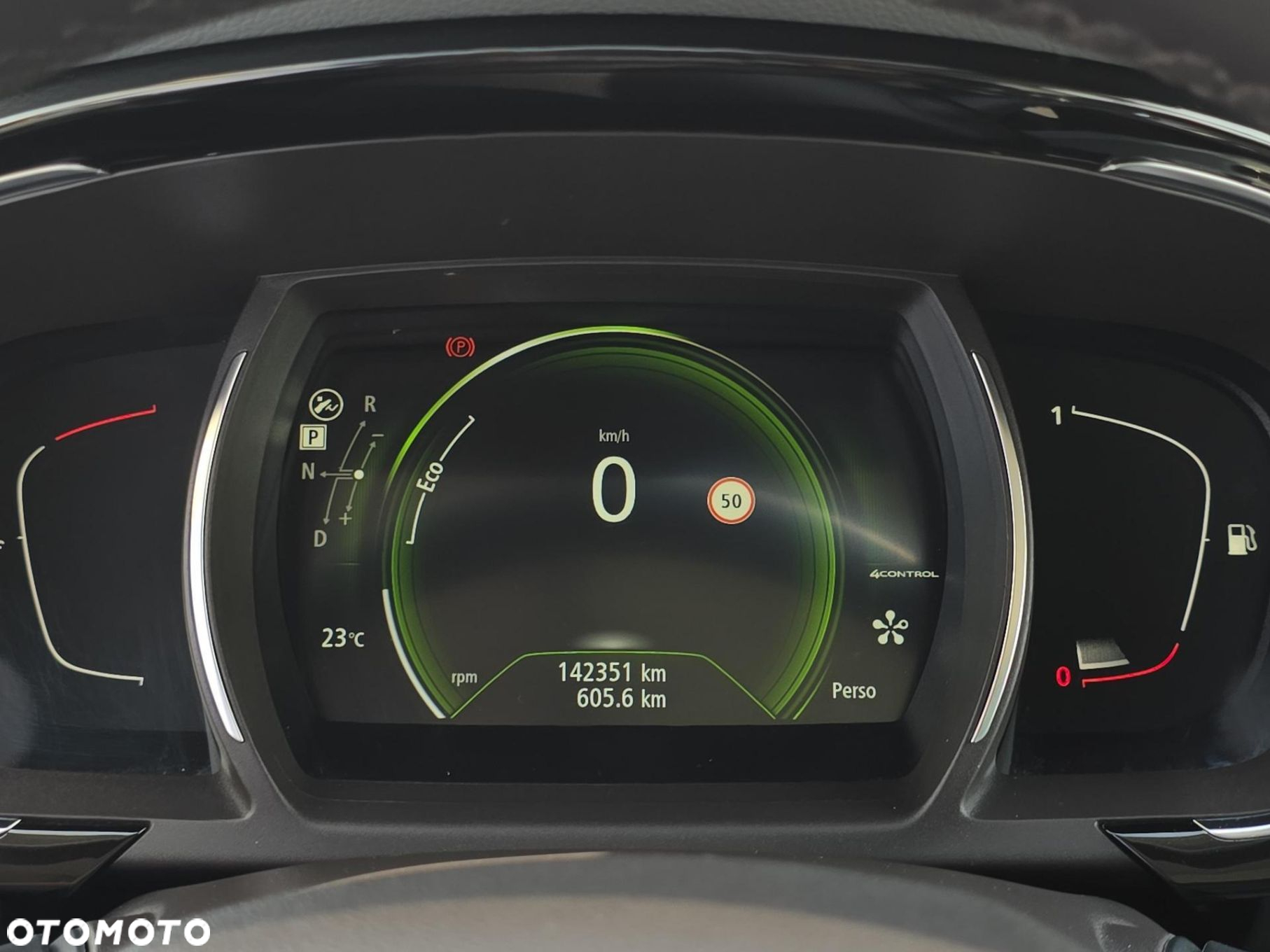 Renault Espace 1.6 dCi Energy Initiale Paris EDC - 17