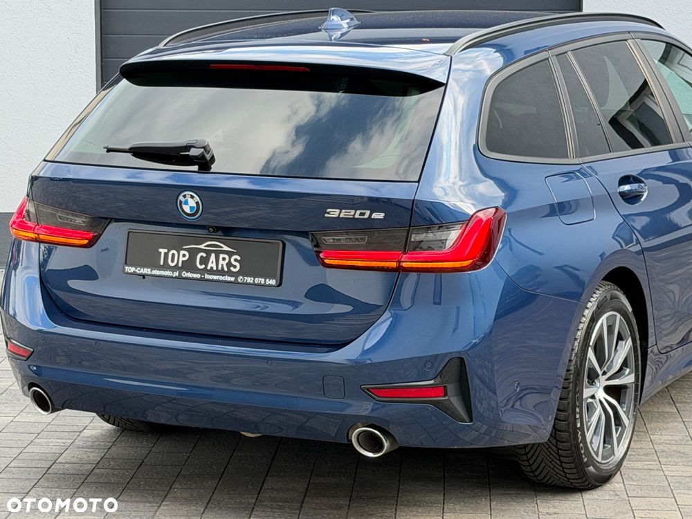 BMW Seria 3 320e Sport Line - 32