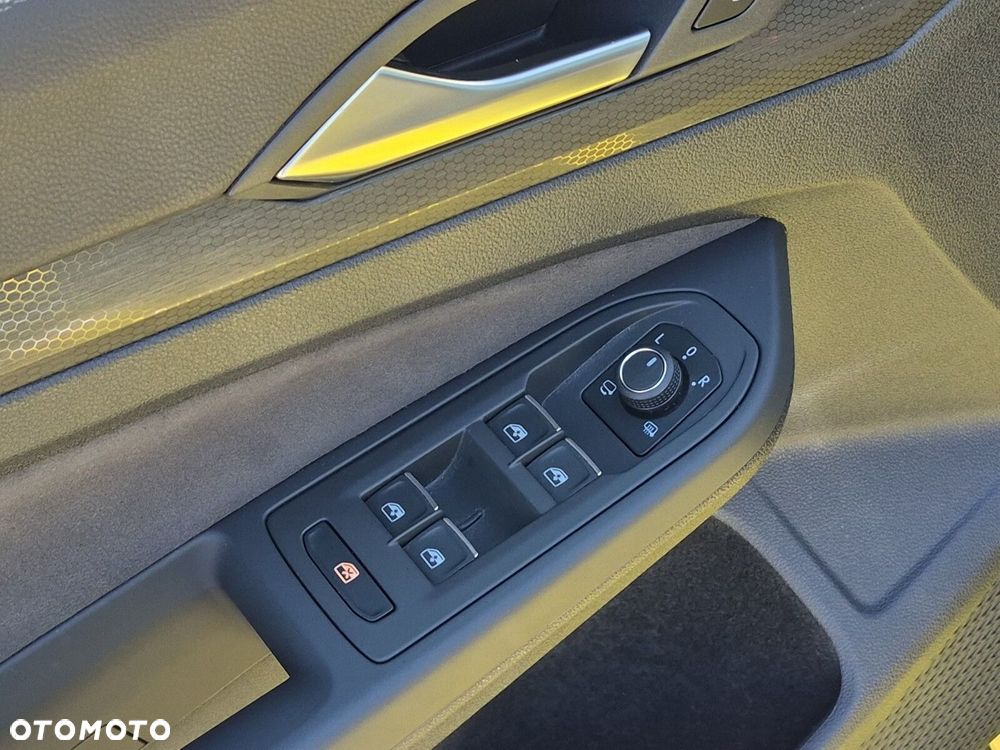 Volkswagen Golf - 10