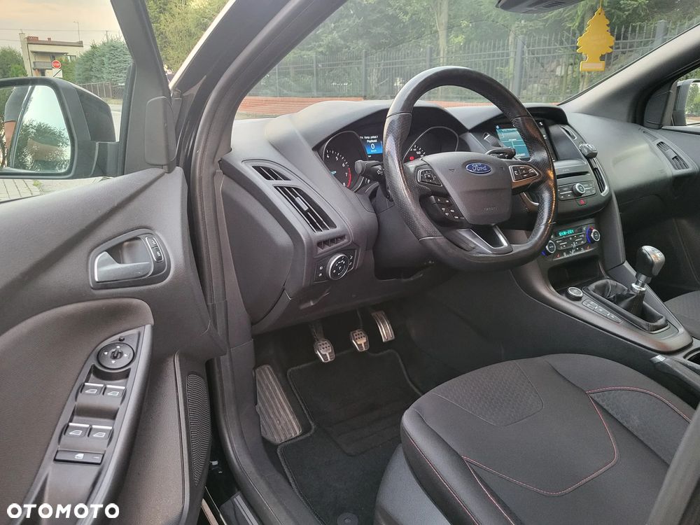 Ford Focus 1.5 EcoBoost Black Edition ASS - 9