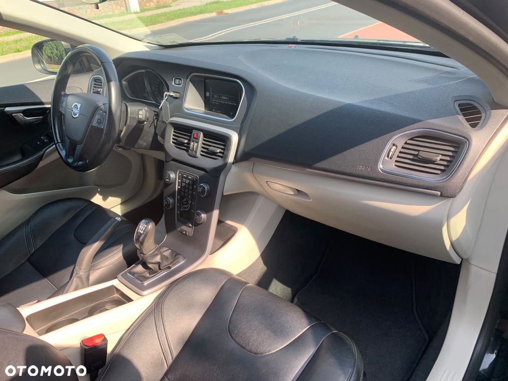 Volvo V40 D2 R-Design Kinetic - 30
