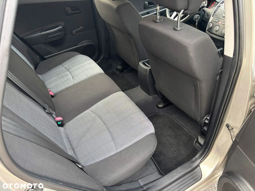 Kia Ceed - 14