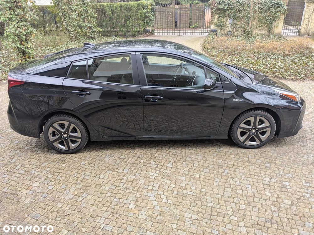 Toyota Prius Hybrid Executive - 9