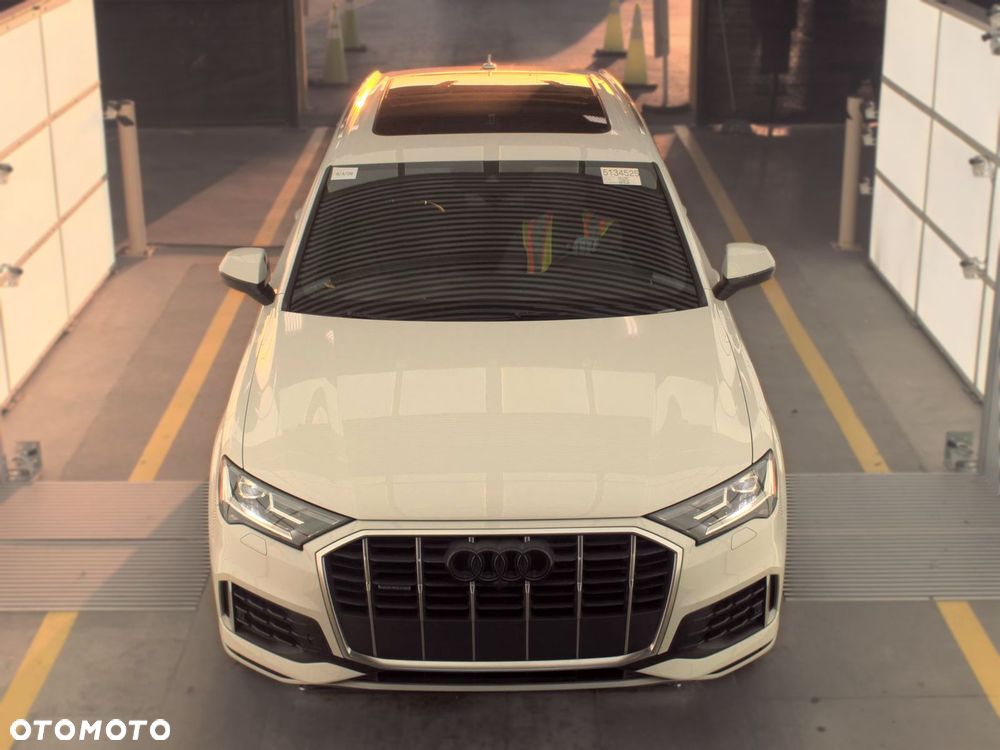 Audi Q7 2021 photo 2
