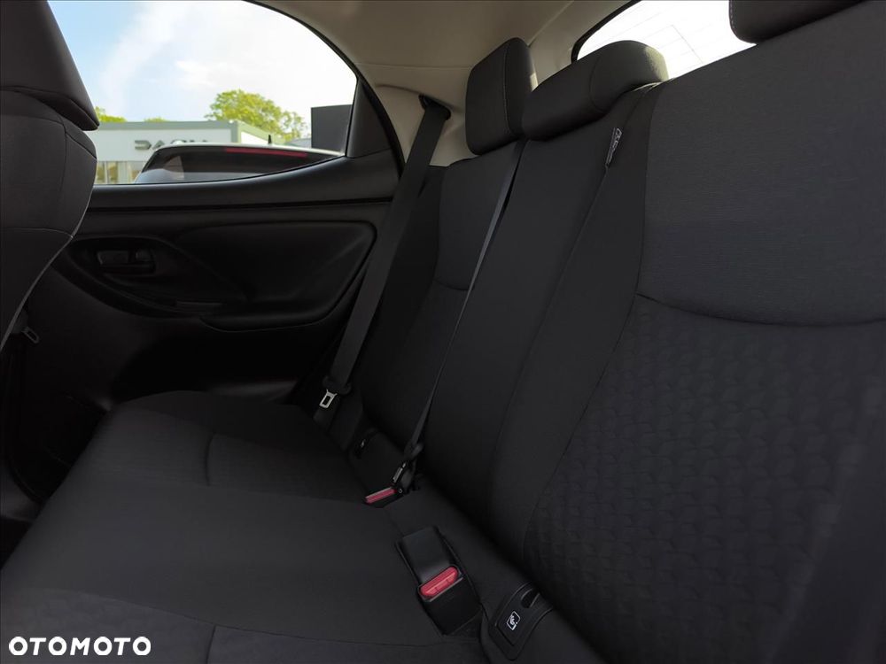 Toyota Yaris - 16