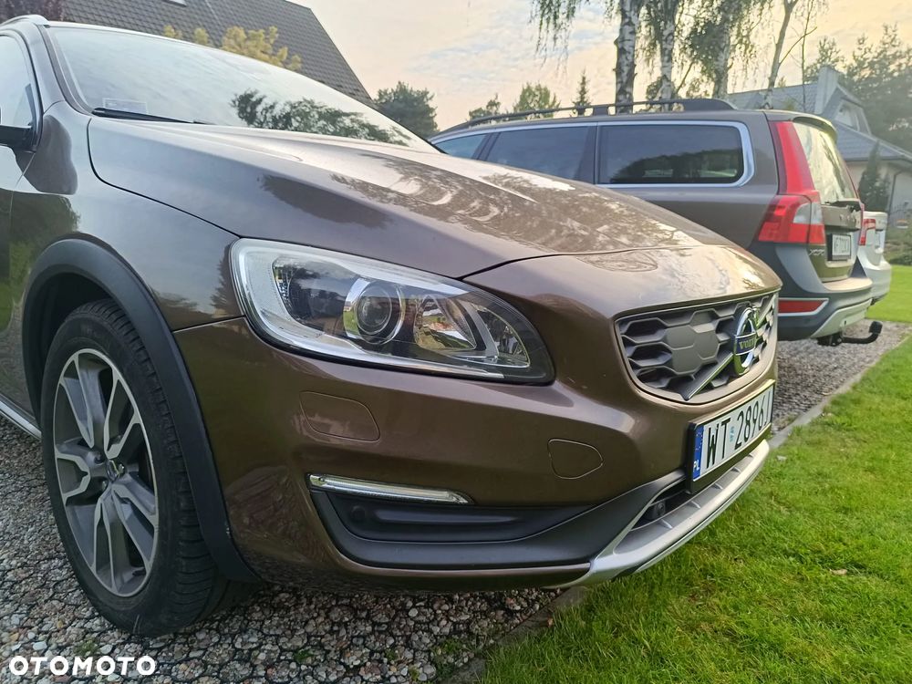 Volvo V60 Cross Country T5 AWD Summum - 4