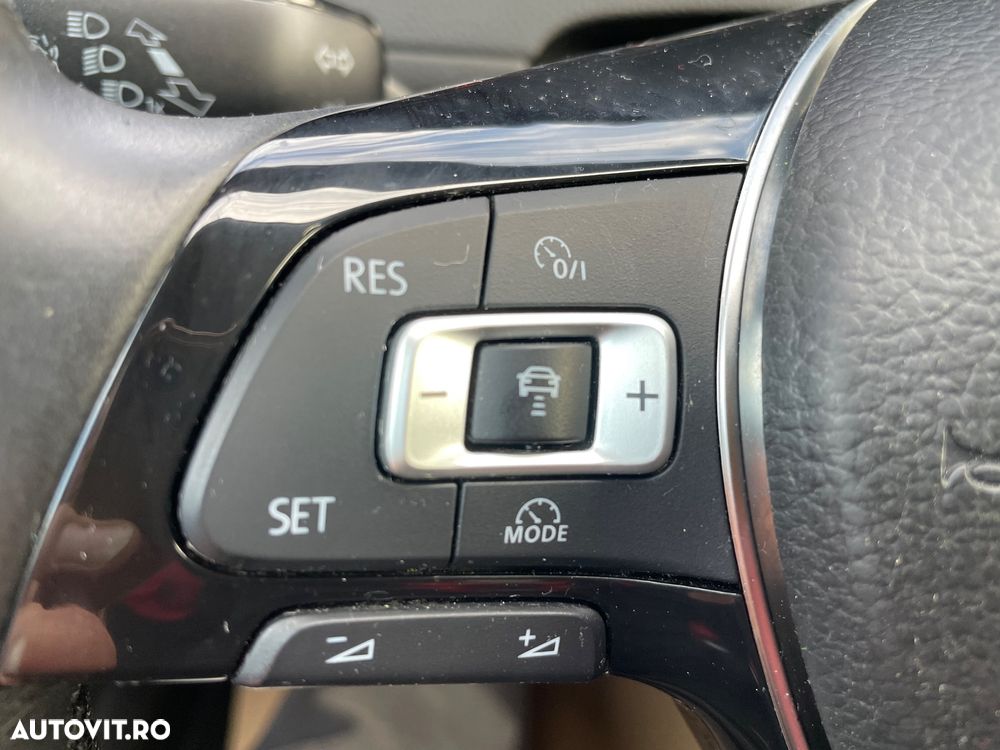 Volkswagen Golf - 18