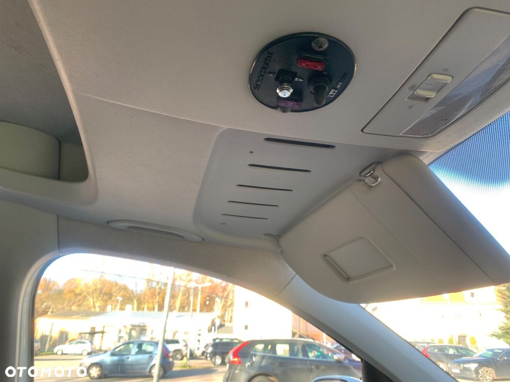 Volkswagen Caddy 2.0 TDI (5-Si.) 4MOTION Edition 30 - 18