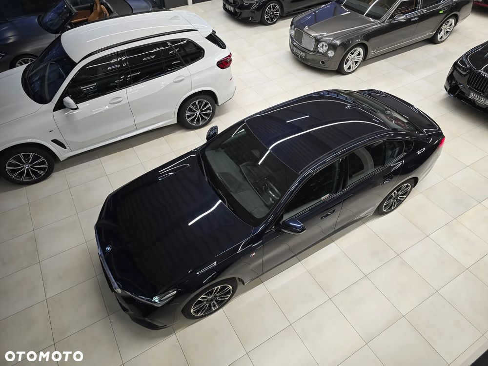 BMW Seria 5 520d xDrive - 17