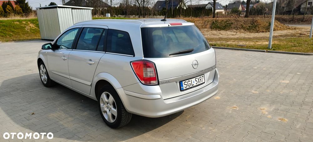 Opel Astra 1.9 CDTI Cosmo - 1
