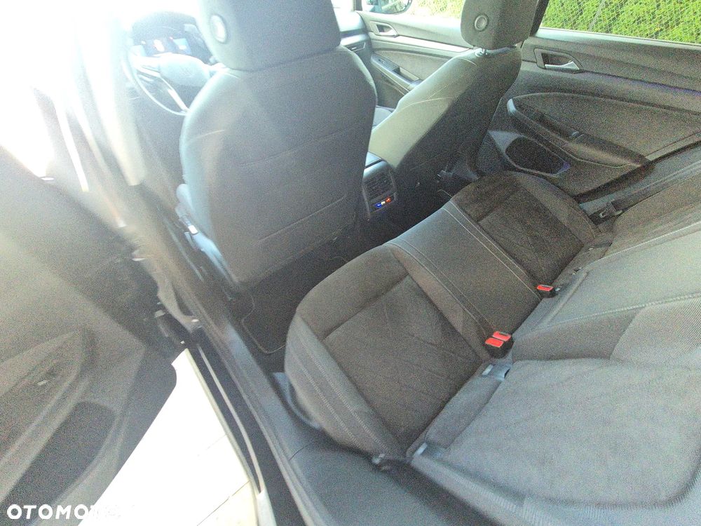 Volkswagen Golf 1.5 eTSI Style DSG - 39