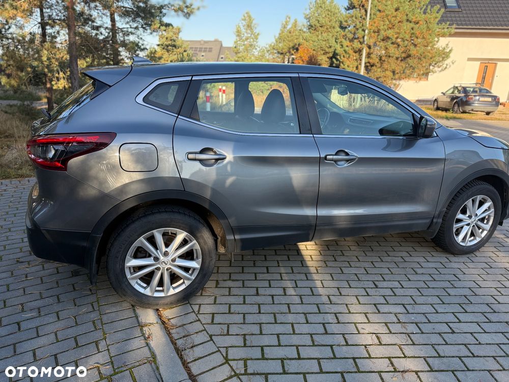 Nissan Qashqai 1.6 dCi Xtronic TEKNA+ - 3