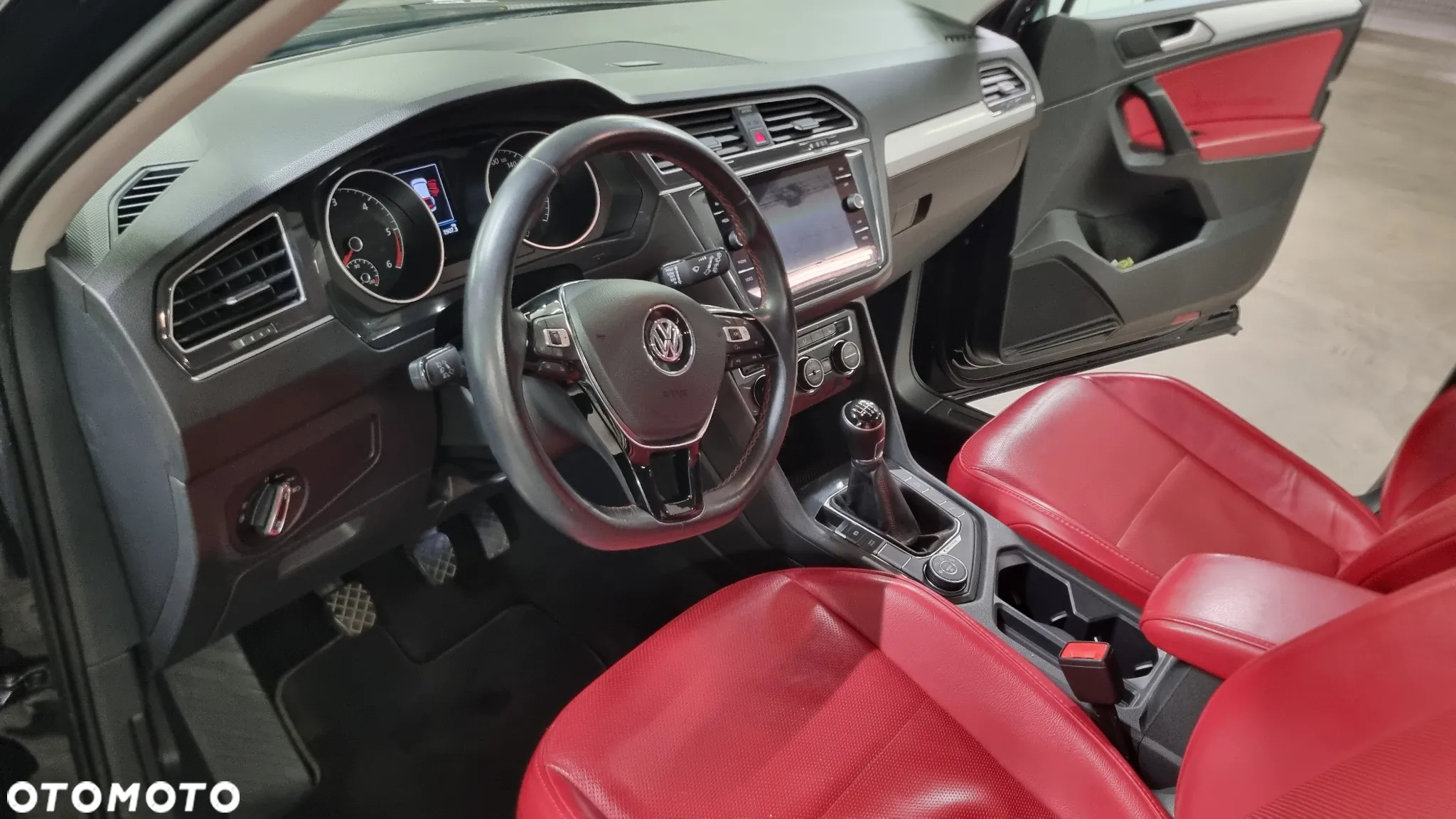 Volkswagen Tiguan - 11