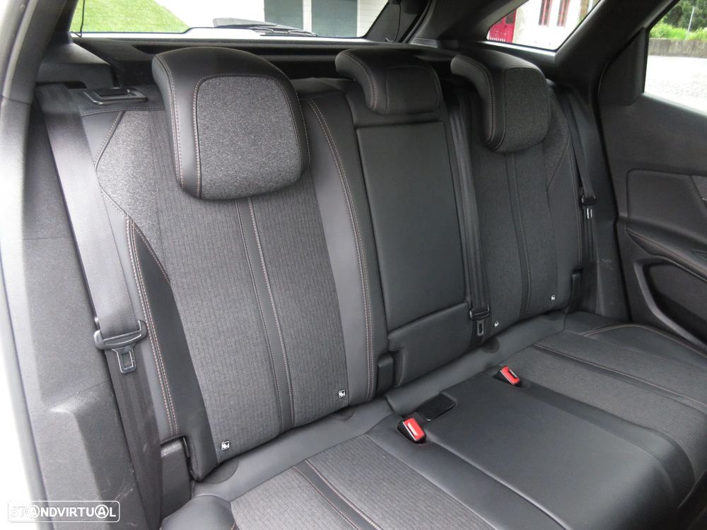 Peugeot 3008 1.6 BlueHDi GT Line EAT6 - 33