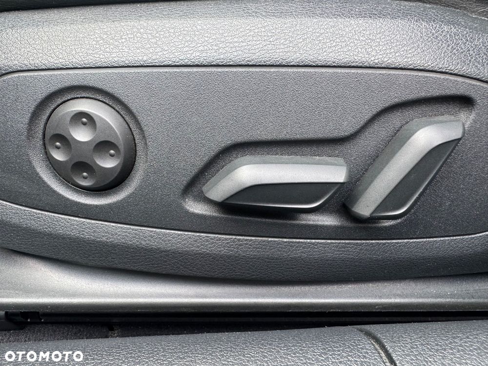 Audi A4 Avant 2.0 TDI Quattro S tronic - 10