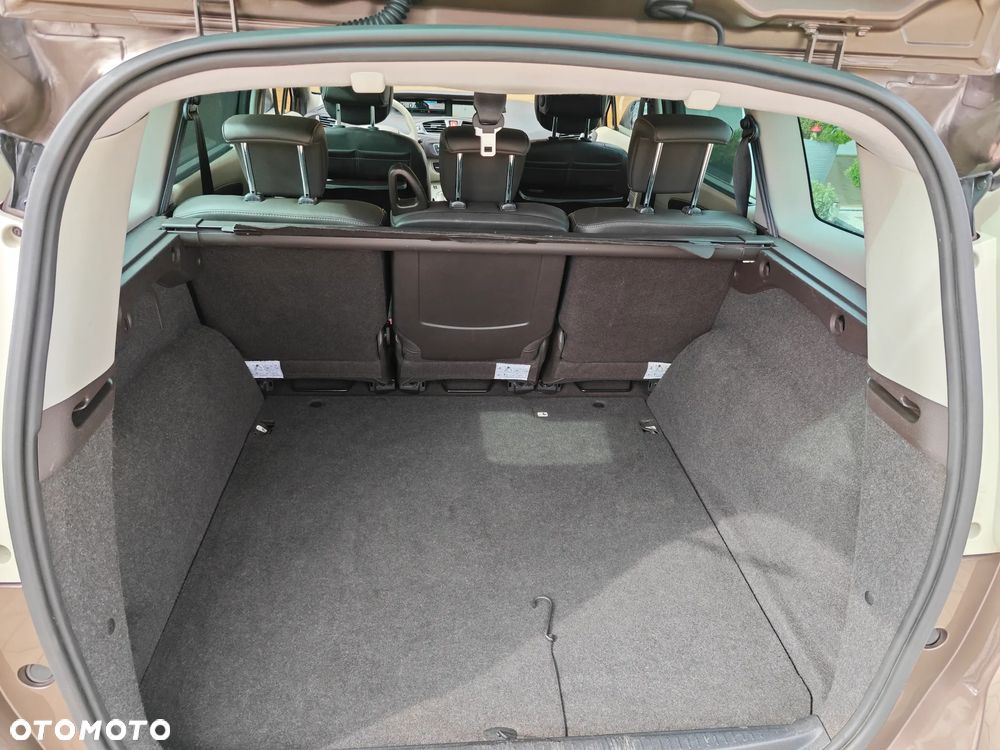 Renault Grand Scenic - 21
