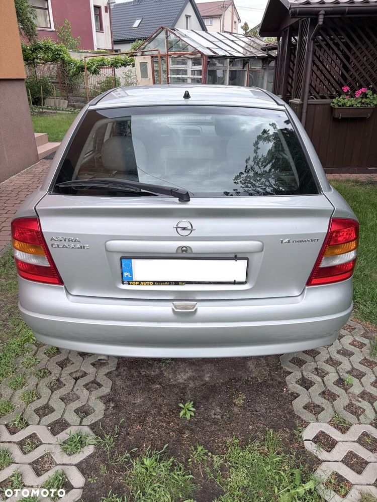 Opel Astra 1.4 - 4