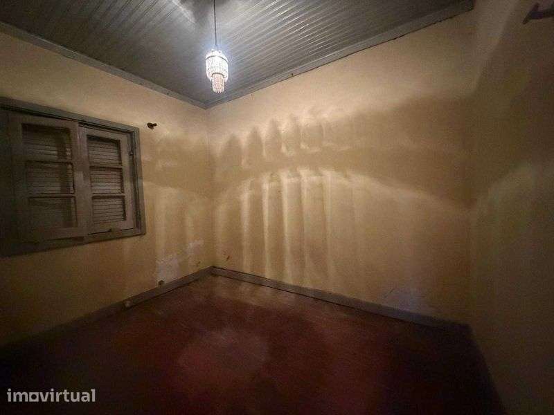 Moradia T3 para recuperar em Coimbra - Grande imagem: 5/7