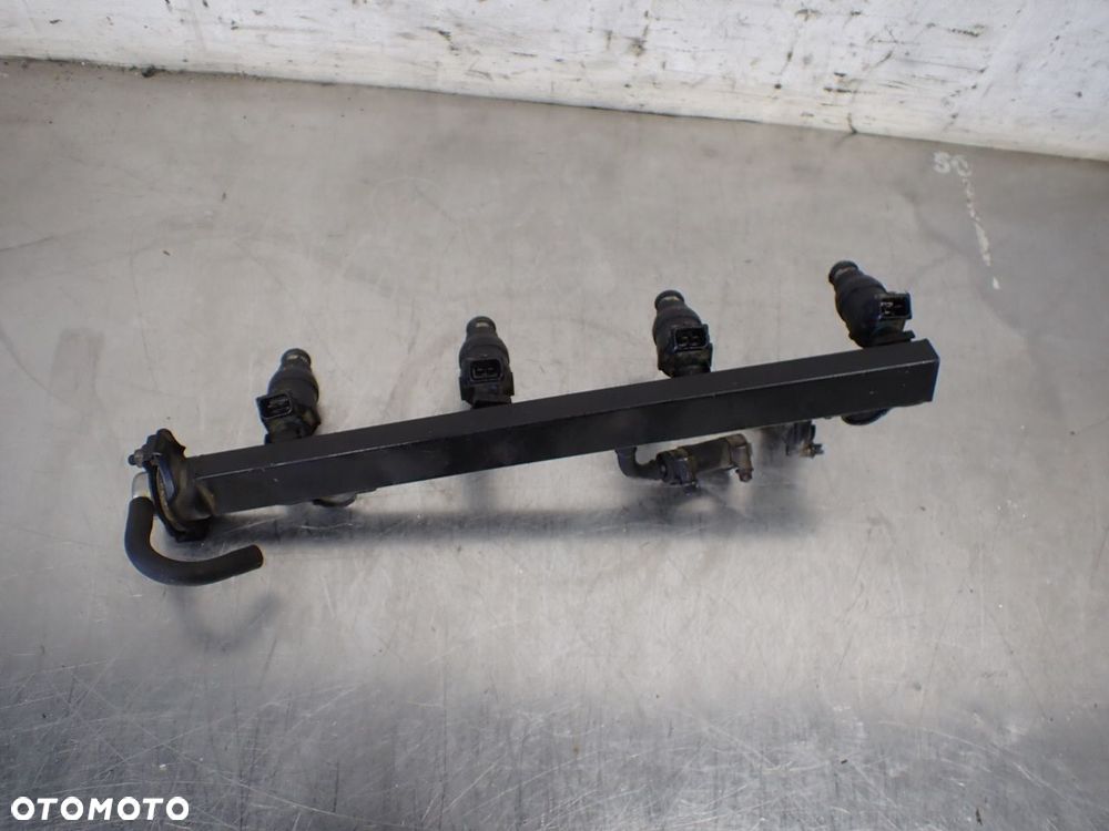 LISTWA WTRYSKOWA BMW E36 1.6 1729320   1731357 - 1