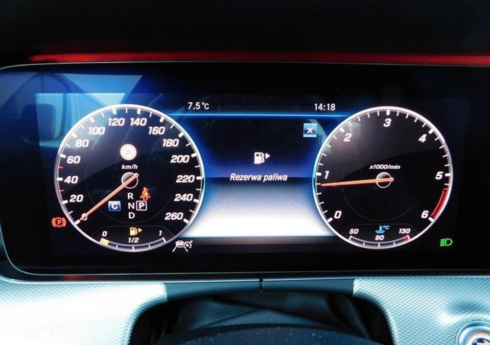 Mercedes-Benz Klasa E 220 d 4-Matic 9G-TRONIC - 26