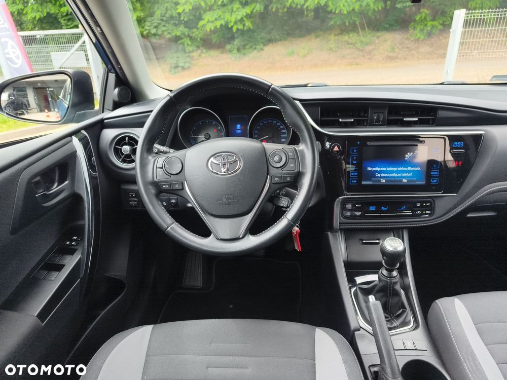 Toyota Auris - 12