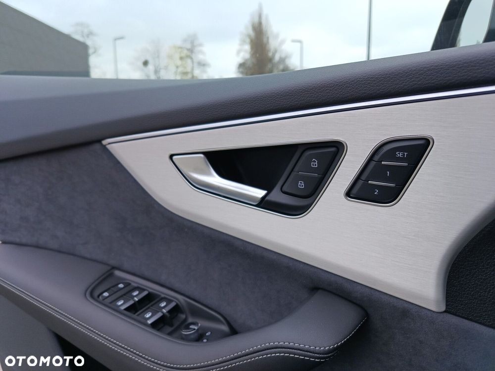 Audi Q8 - 11