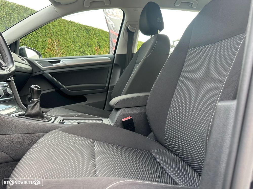 VW Golf 1.6 TDI Confortline - 18