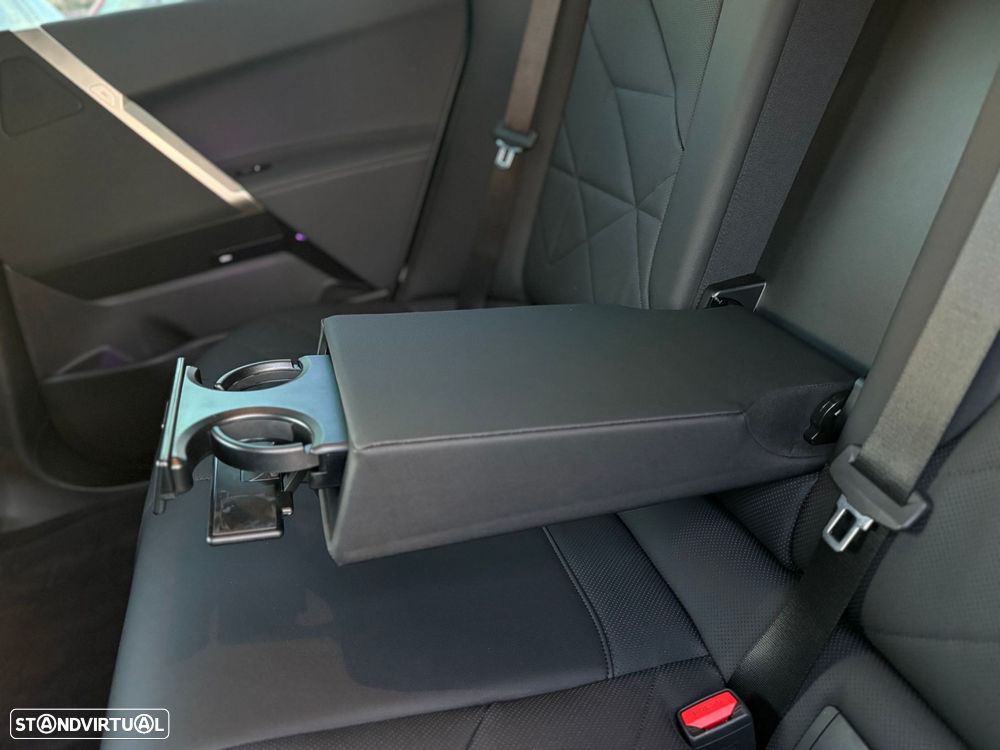 BMW iX xDrive 40 Pack Desportivo - 25