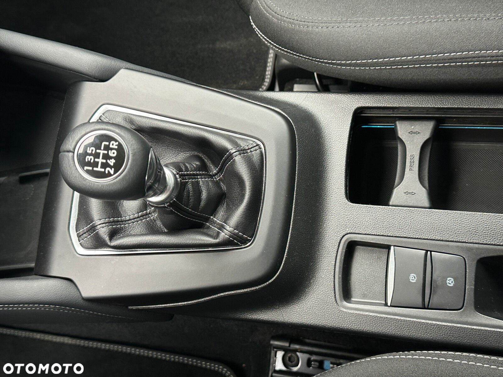 Ford Focus - 25