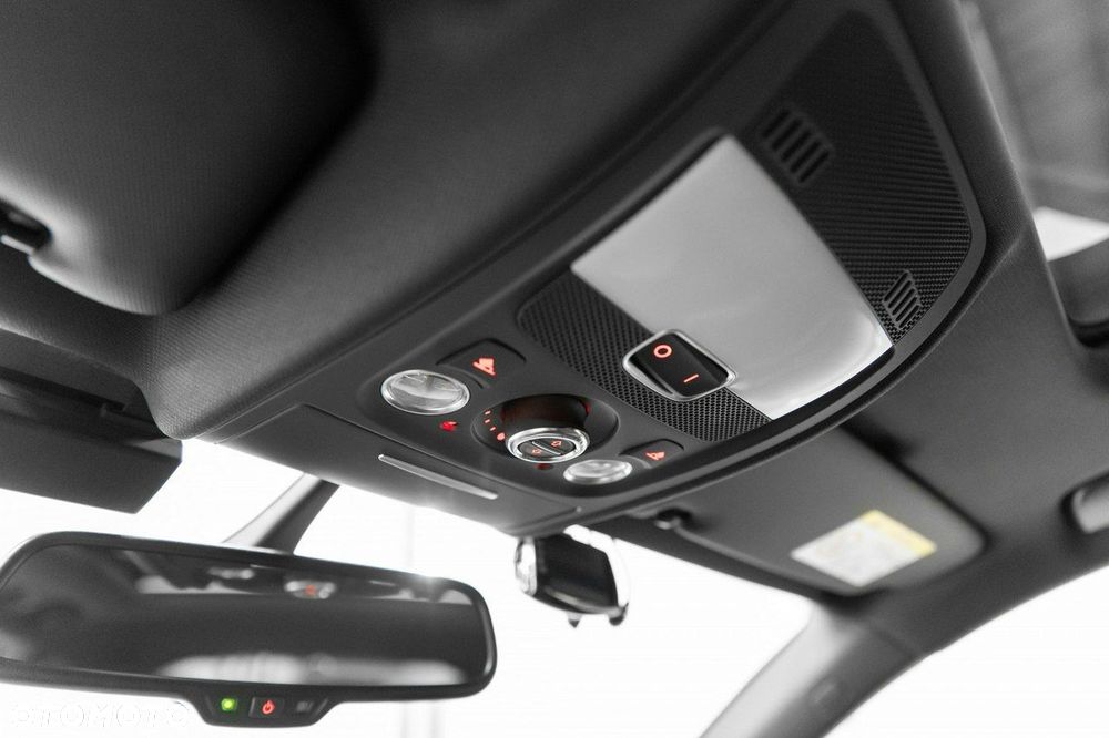 Audi RS4 Avant Avant S tronic - 34