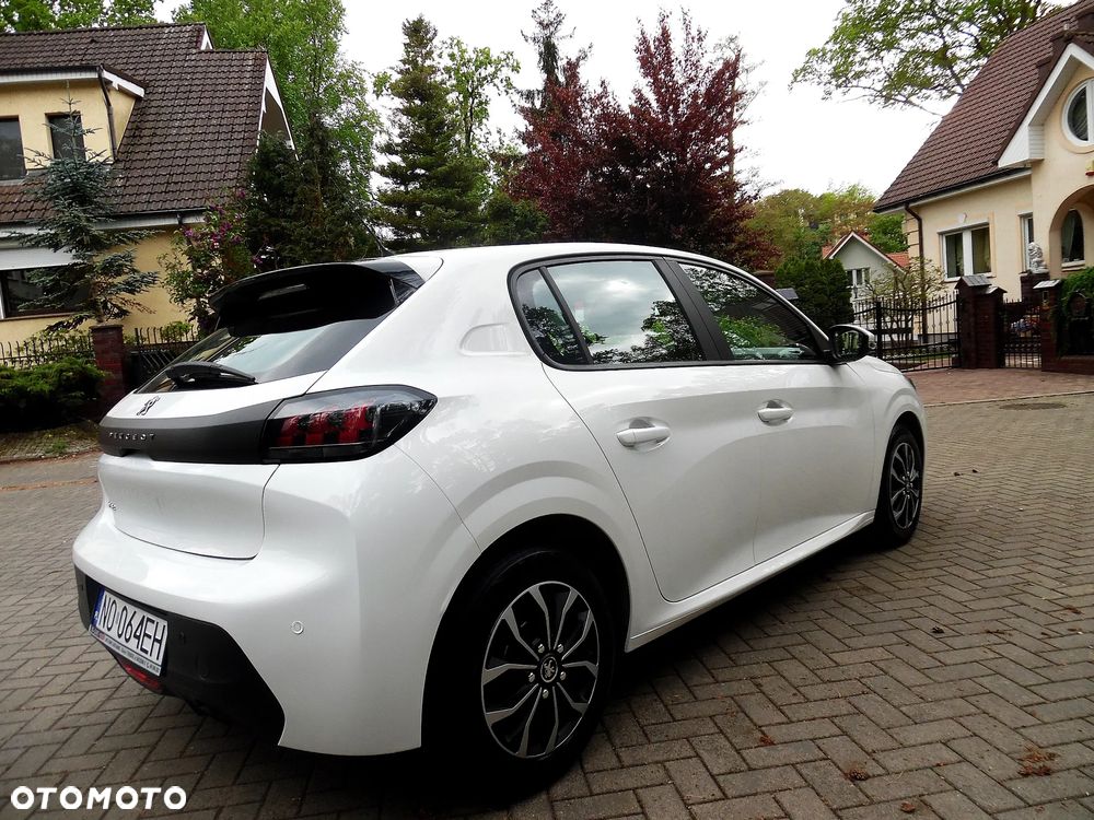 Peugeot 208 - 14