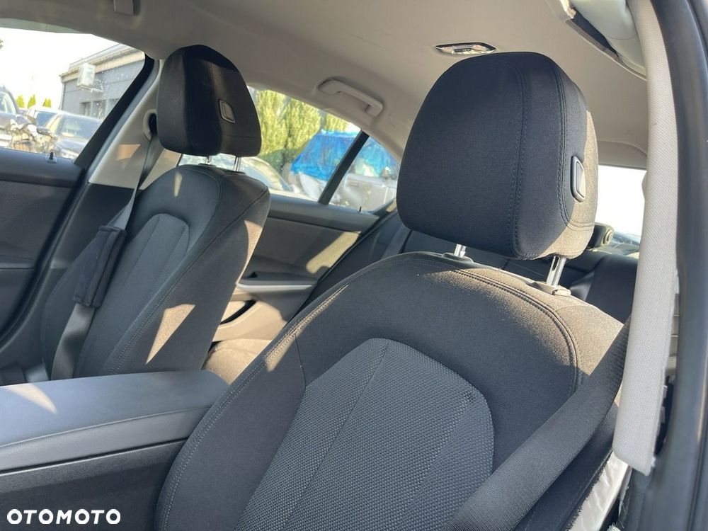 BMW Seria 3 330d - 13