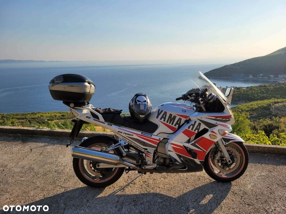 Yamaha FJR - 6