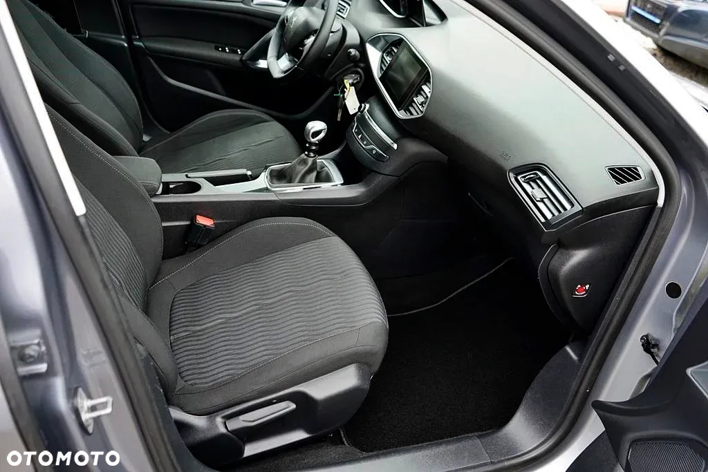 Peugeot 308 - 18