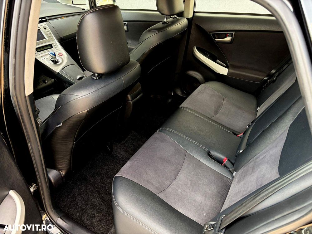 Toyota Prius (Hybrid) Executive - 20