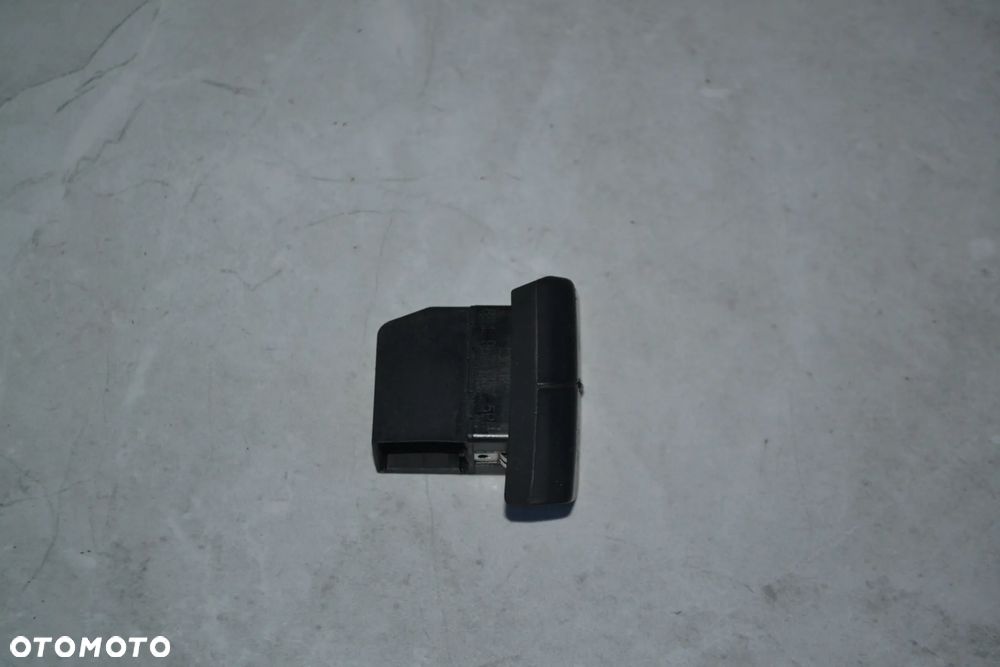 AUDI A4 B6 PRZYCISK PRZEŁĄCZNIK CENTRALNEGO ZAMKA 8E1962107 - 2