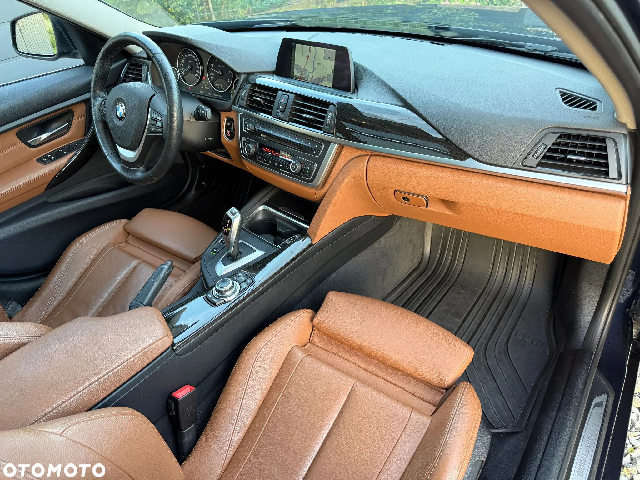 BMW Seria 3 330d Touring xDrive Sport-Aut Blue Performance Luxury Line - 24