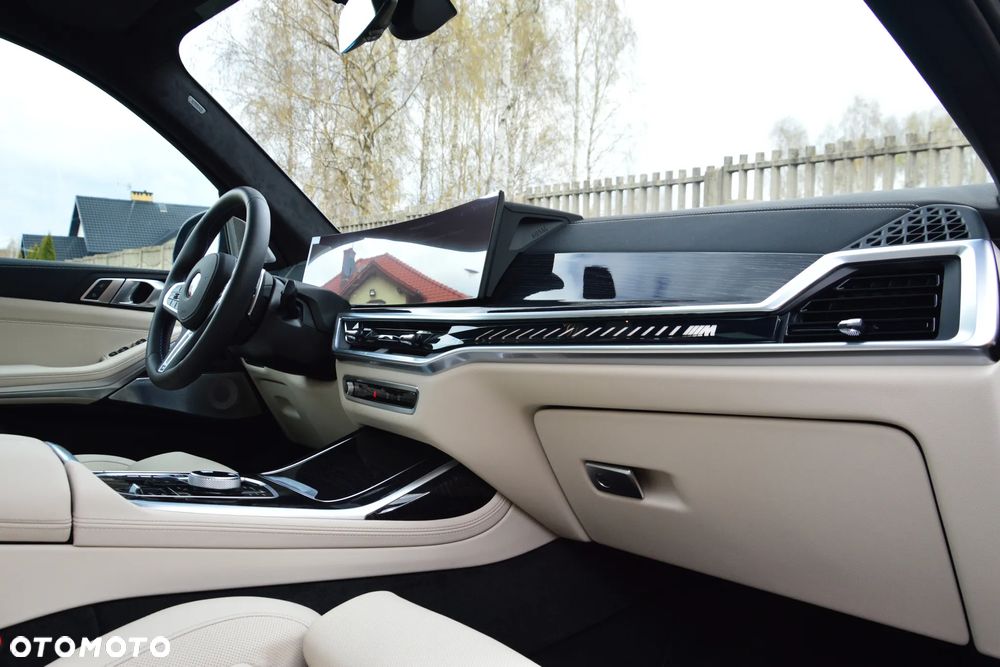 BMW X7 M60i xDrive mHEV sport - 25