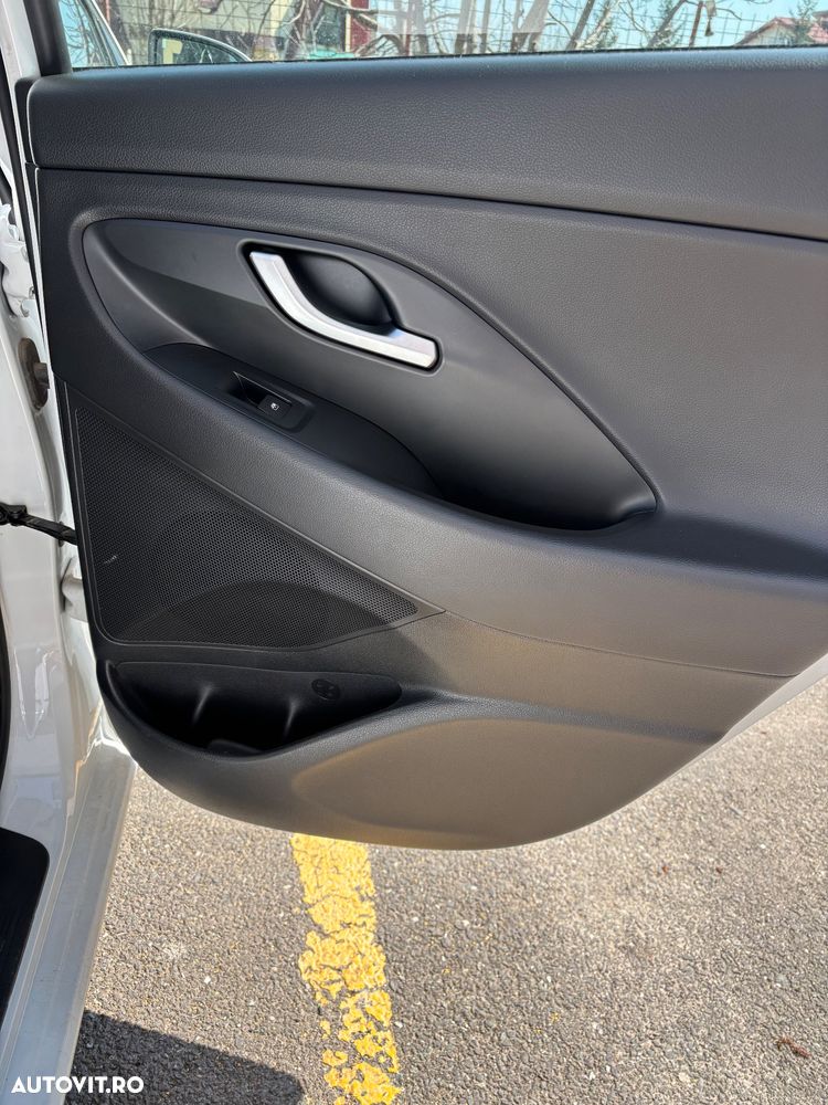 Hyundai i30 1.5 110CP 5DR M/T Highway - 26