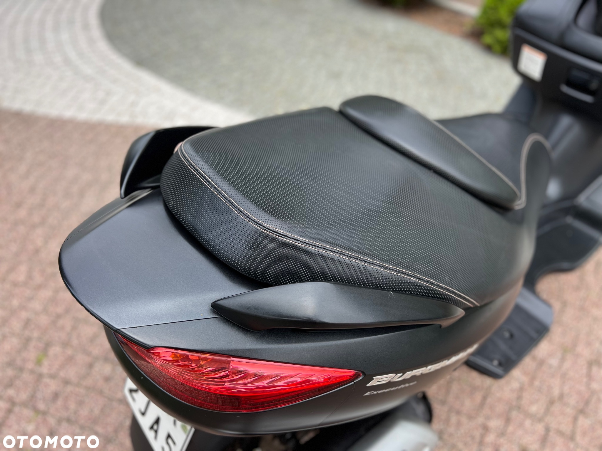 Suzuki Burgman - 12