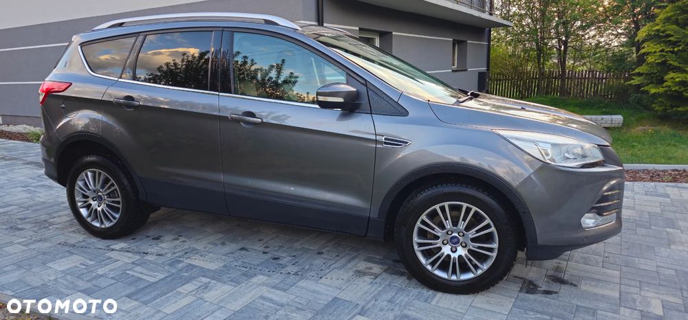 Ford Kuga 2.0 TDCi 2x4 Titanium - 11